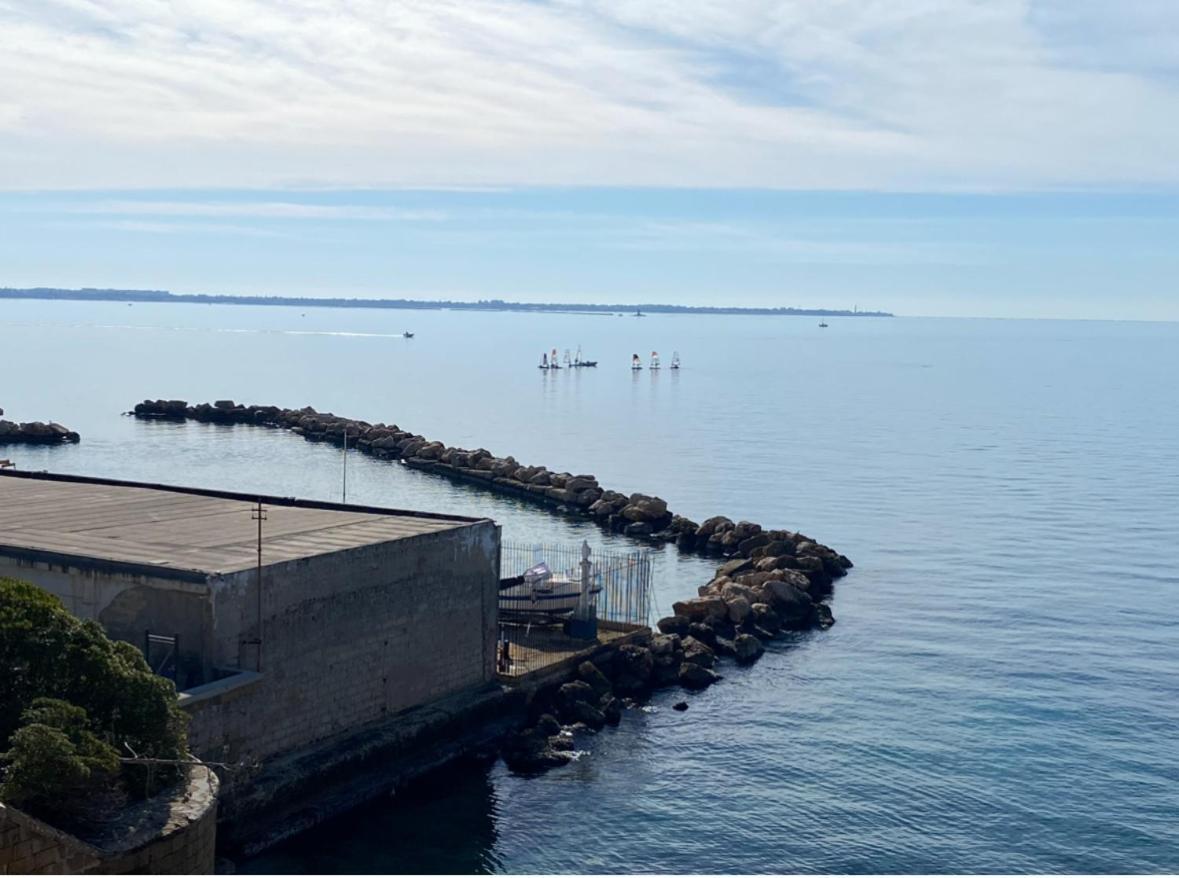 Appartamento Via Nitti Taranto Exterior photo